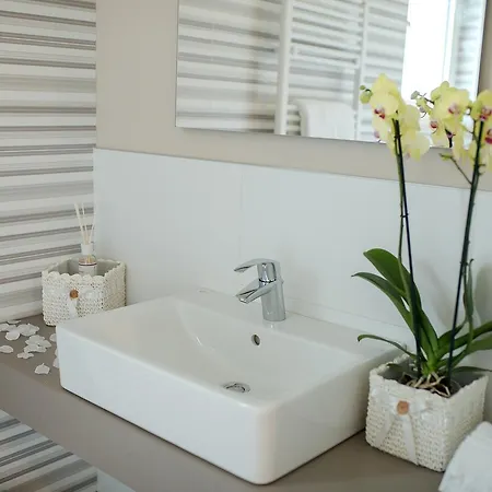 Bed and Breakfast Residenza Angelica Λατζίζε