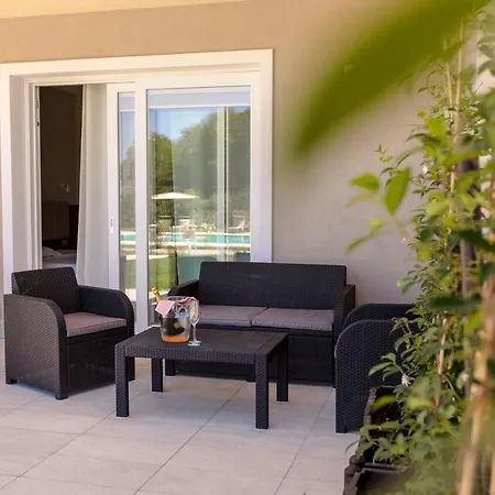 Residenza Angelica Bed and Breakfast Λατζίζε
