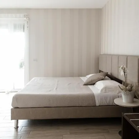 Oda ve Kahvaltı Residenza Angelica Lazise