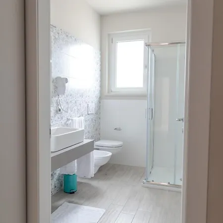 Residenza Angelica 3* לאזיסה